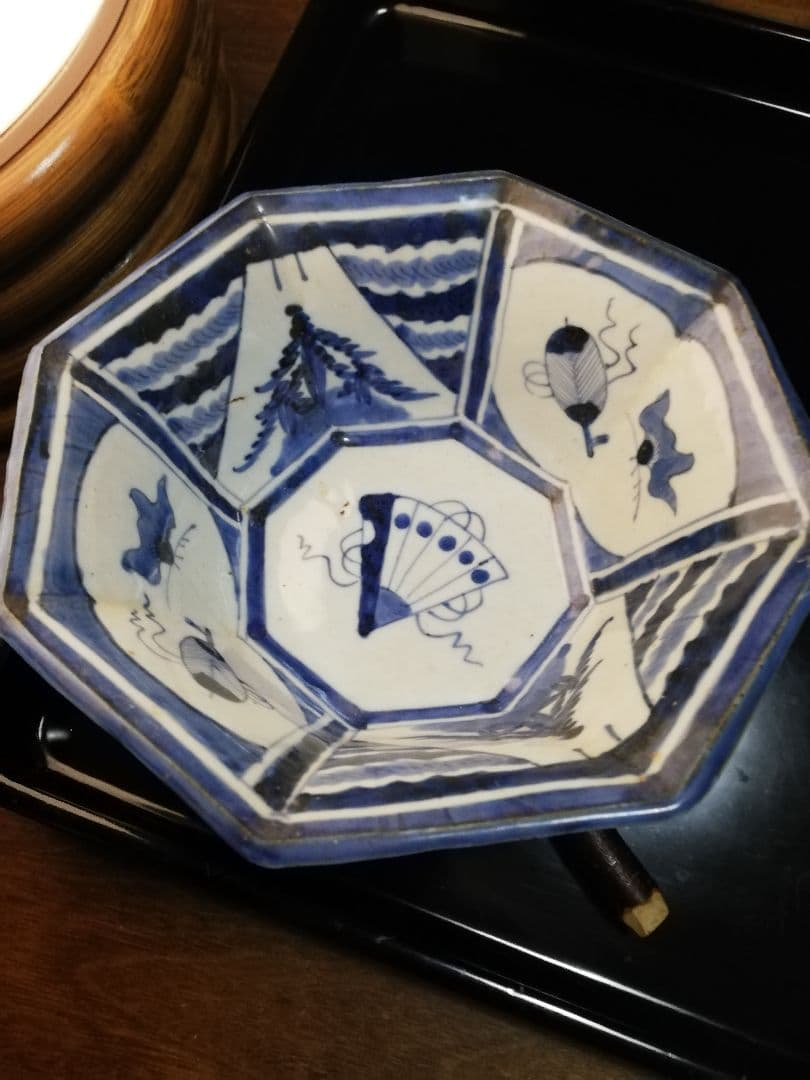 江戸中期～後期の古伊万里窓絵染め付け八角深鉢