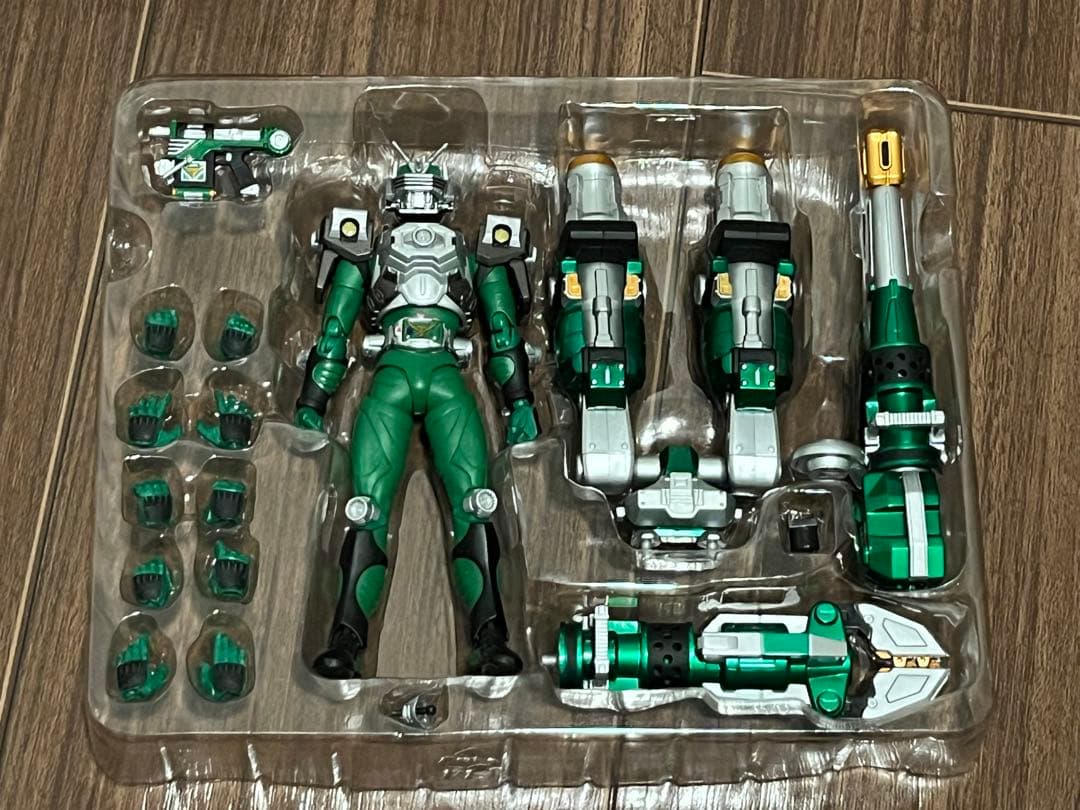 仮面ライダーゾルダ&マグナギガ　フィギュアーツ　セット