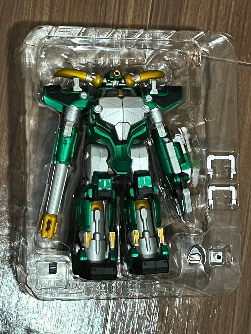 仮面ライダーゾルダ&マグナギガ　フィギュアーツ　セット