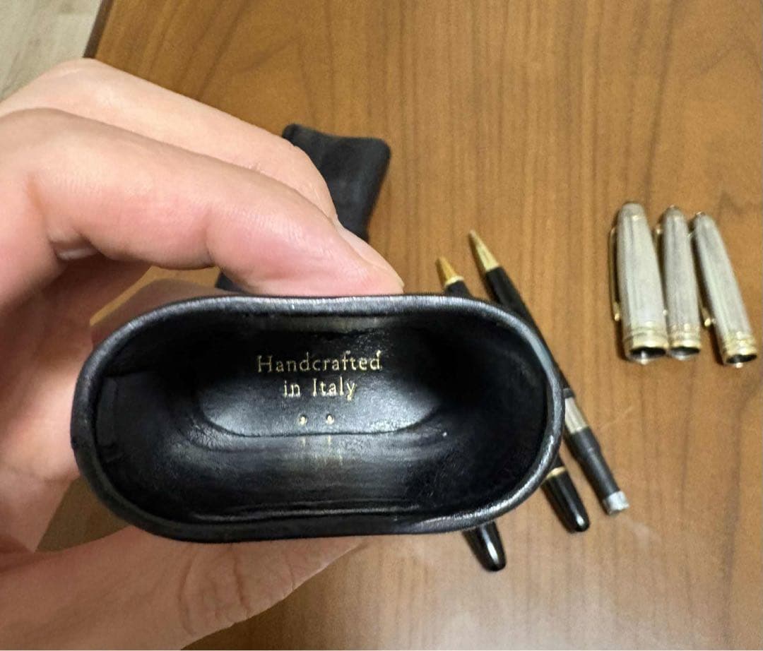 ブ*ス様 黒いボールペンセット