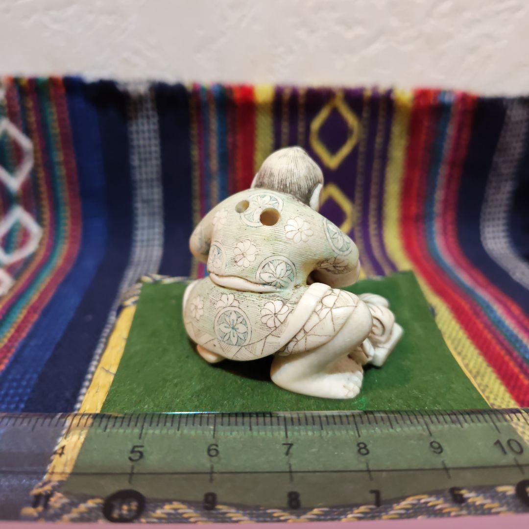 時代提物 彩色人物根付 天然素材 在銘【江戸の暮らし】高さ約4cm 重さ約28ｇ