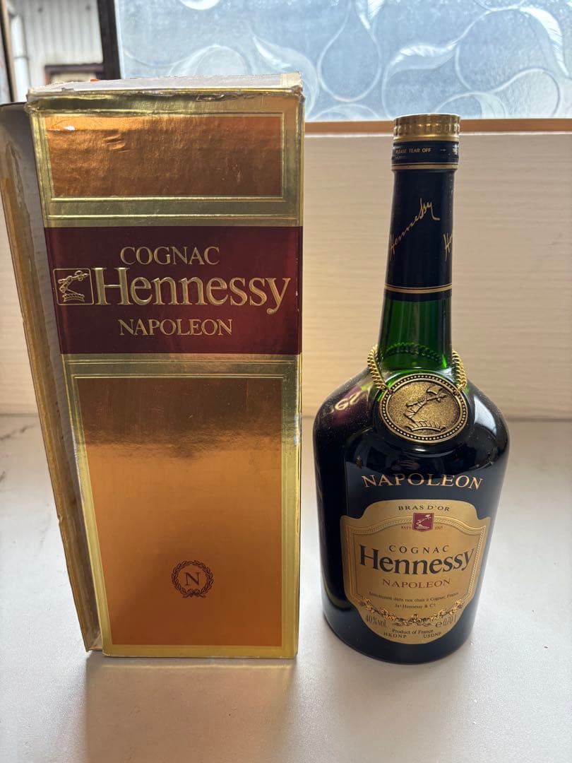 Hennessy Napoleon コニャック　700ml