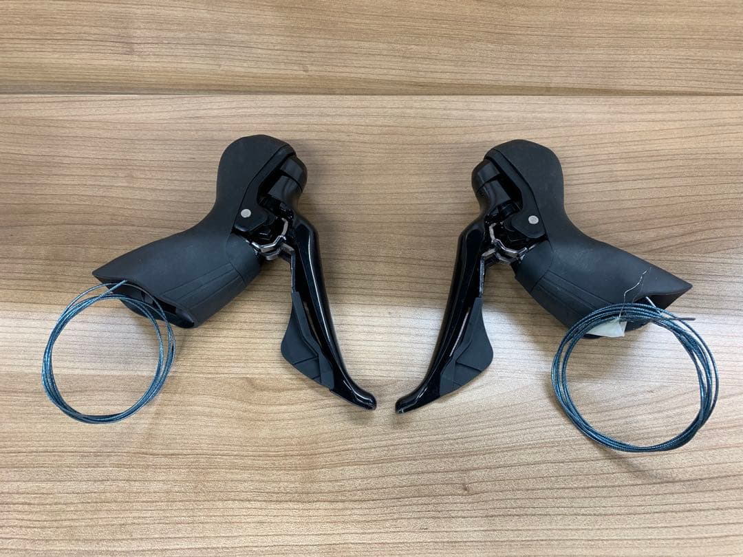 シマノ　105 ST-R7020 油圧ブレーキSTIレバー 左右セット