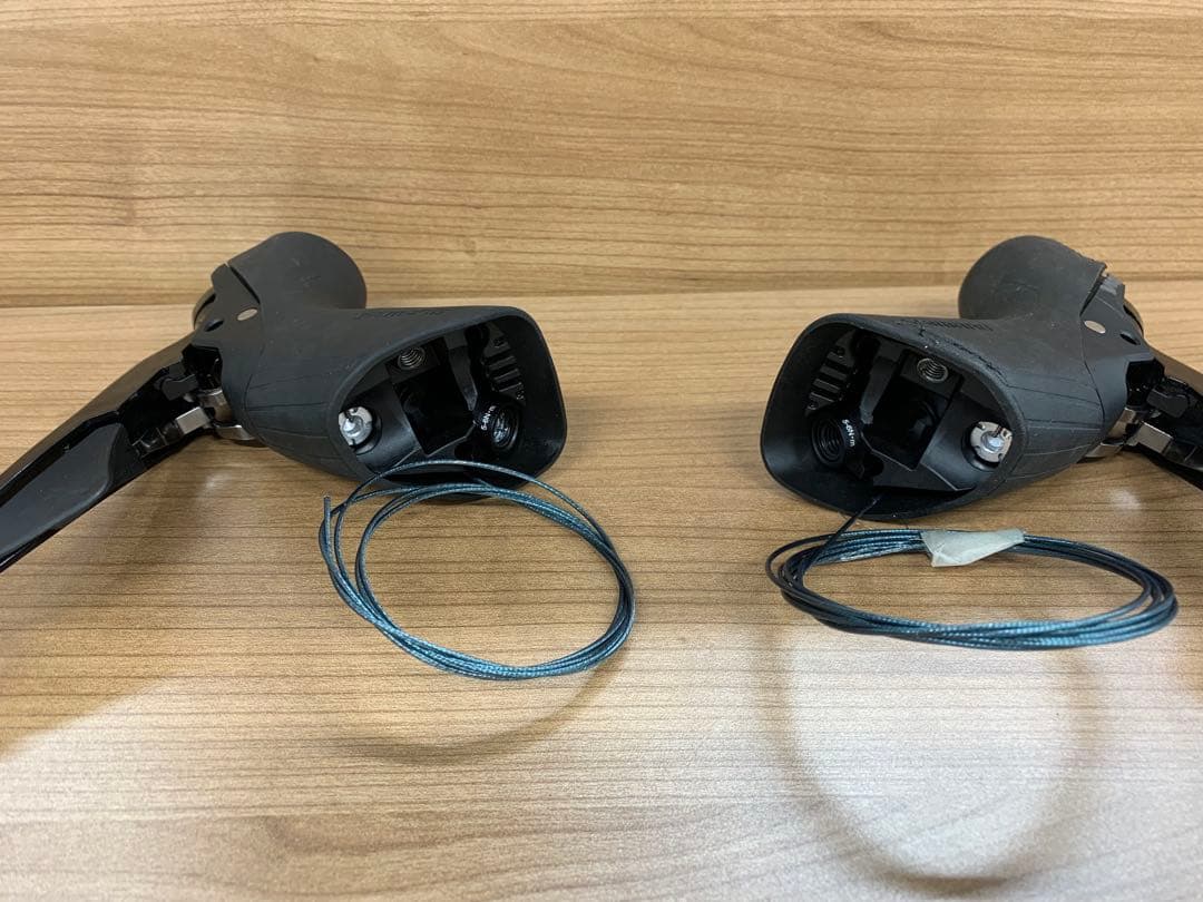 シマノ　105 ST-R7020 油圧ブレーキSTIレバー 左右セット