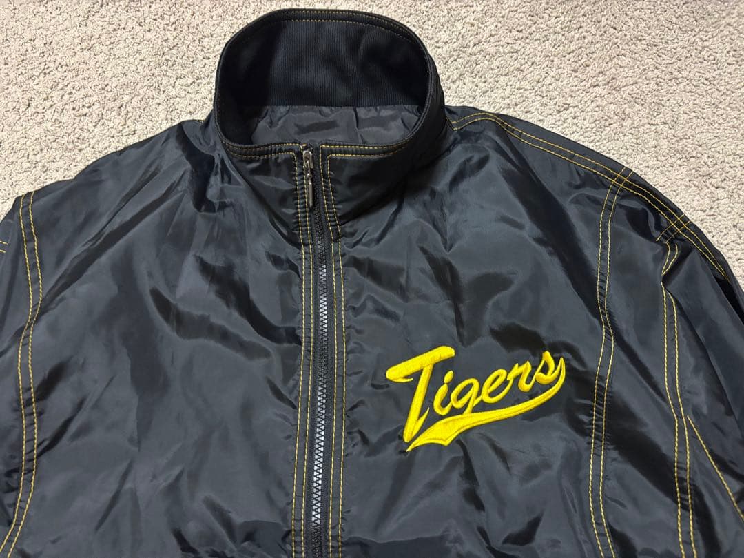 阪神タイガース　デサント　グランドコート　スタジャン