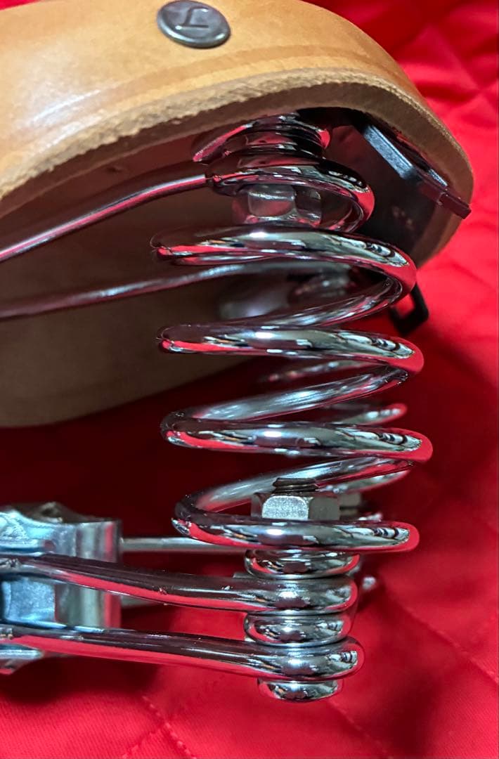 Lepper社　レッパー社　本革サドル　自転車パーツ　オランダ　未使用品