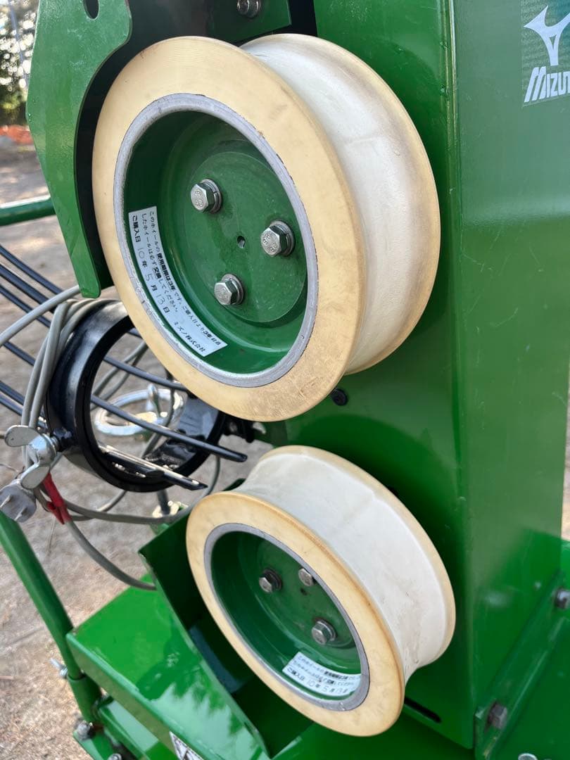 Mizuno ピッチングマシン 移動可能キャスター付き