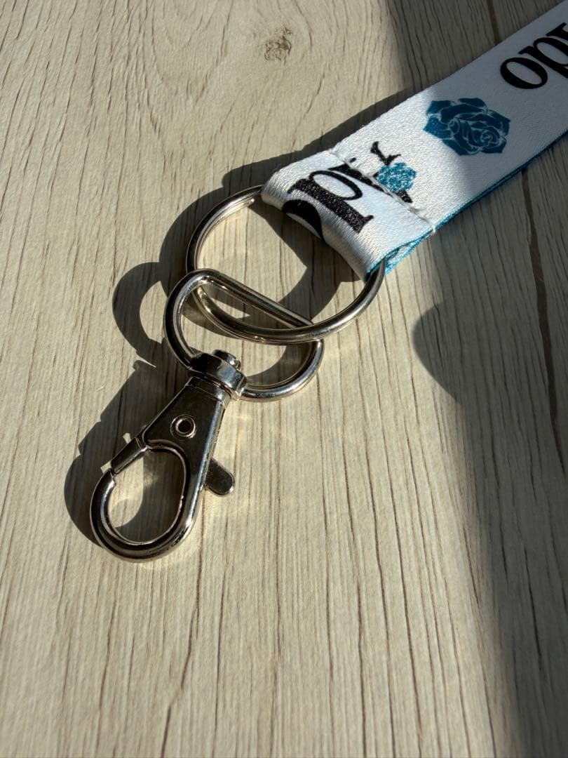 Ado ネックストラップ 白 マーズ ガチャ 会場限定