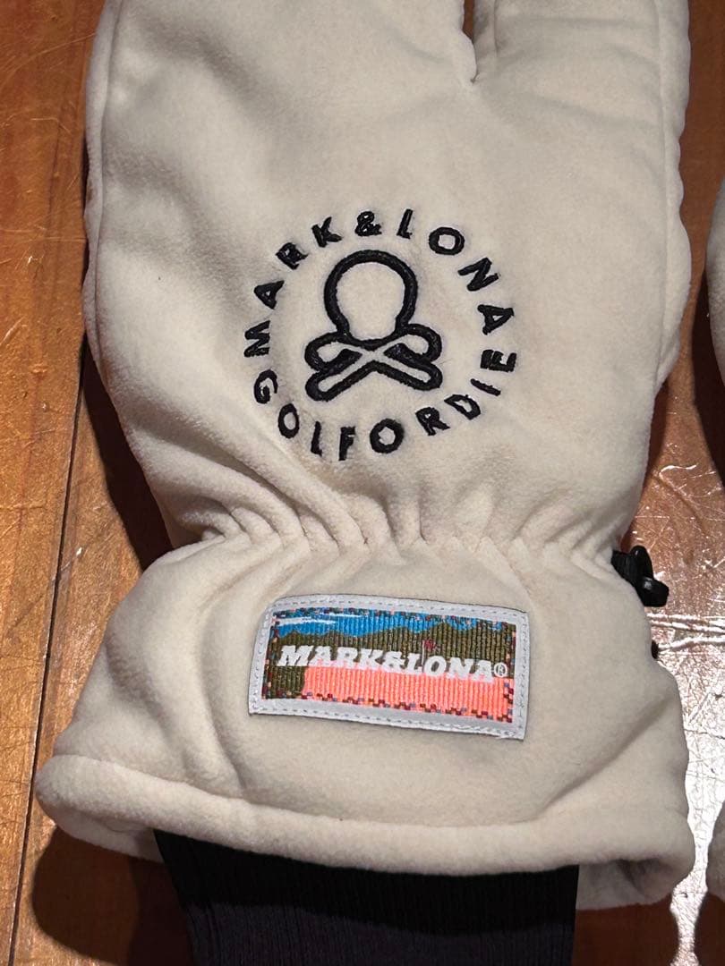 マークアンドロナ　ミトン　冬用　グローブ　両手　美品　ゴルフ