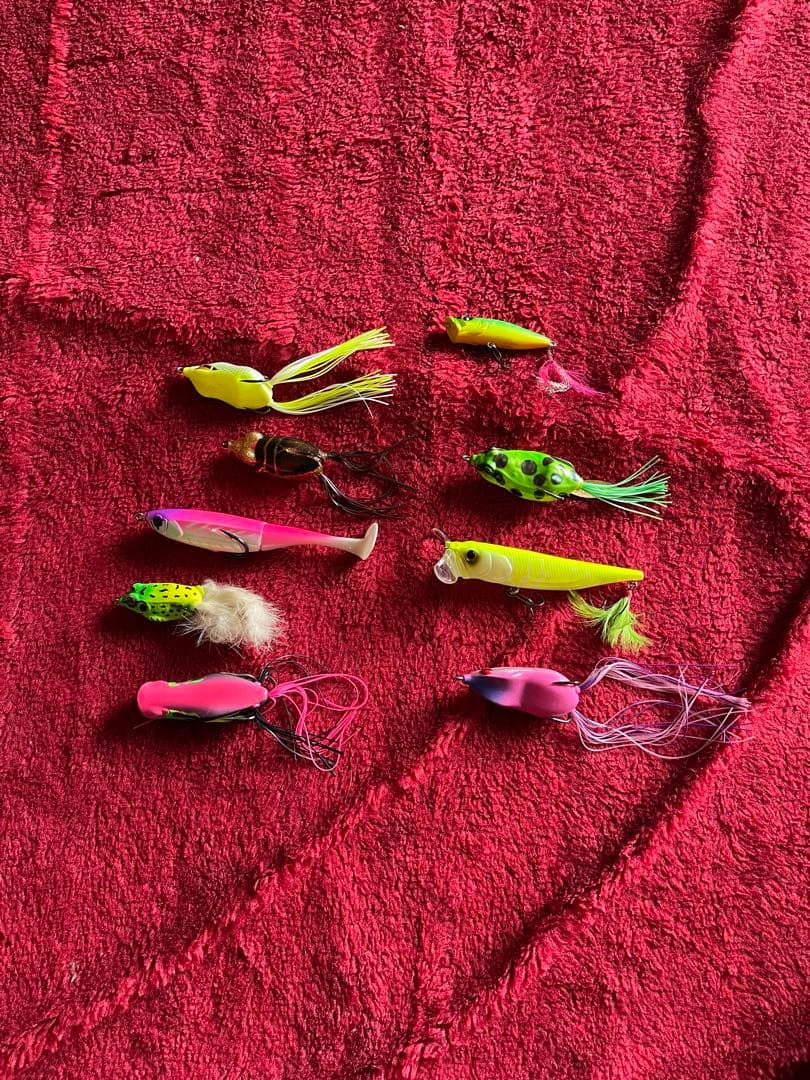 まとめ売り バス釣りルアー、ワーム、フック、シンカー、ケースなど小物大量セット