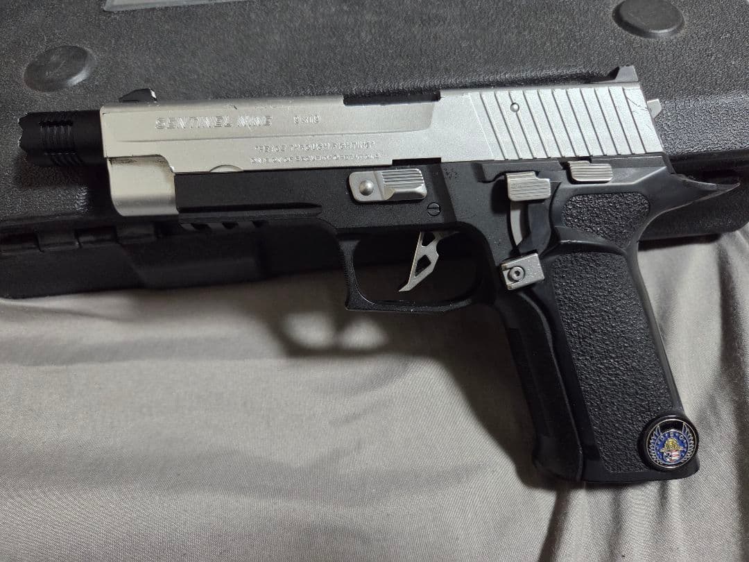 SENTINEL NINE レオンモデル ガスガン ケース付き