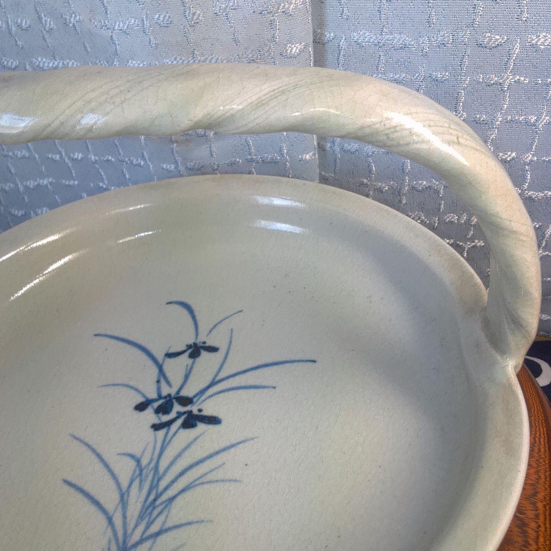 骨董１ 持ち手付き陶器皿 青い花柄中古