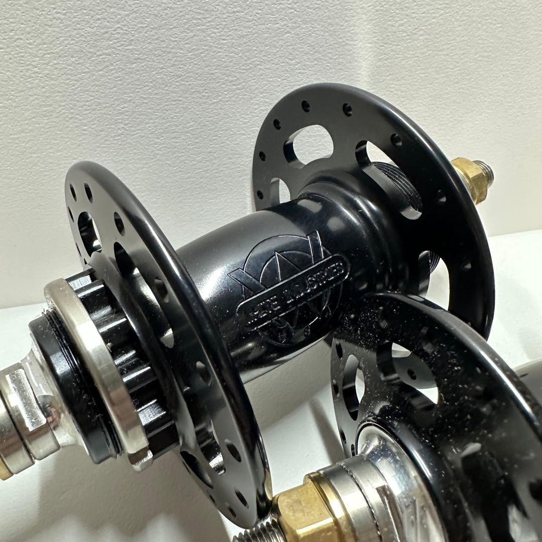 WHITE INDUSTRIES トラックハブ32ホール前後セット