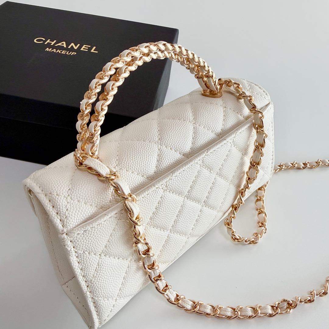 CHANEL ショルダーバッグ　シャネル　ホワイト　非売品　VIP限定ギフト