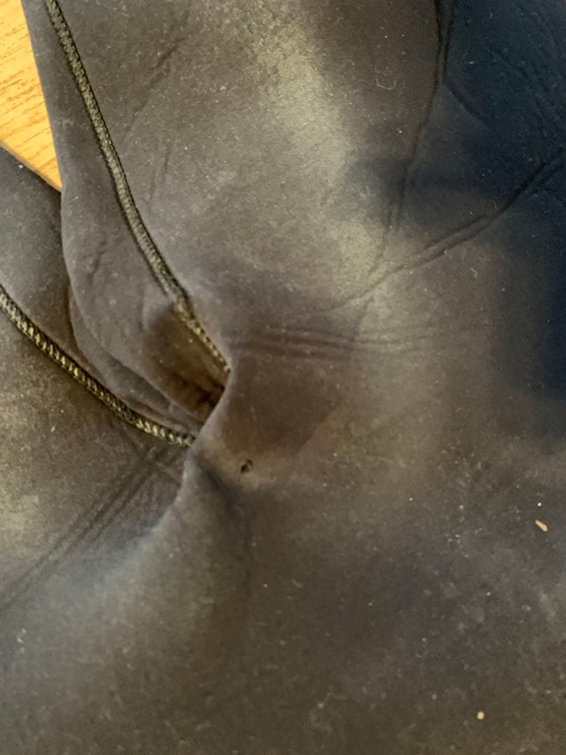 ￼レディースウェットスーツ、ジャーフル　M 3〜5ミリ