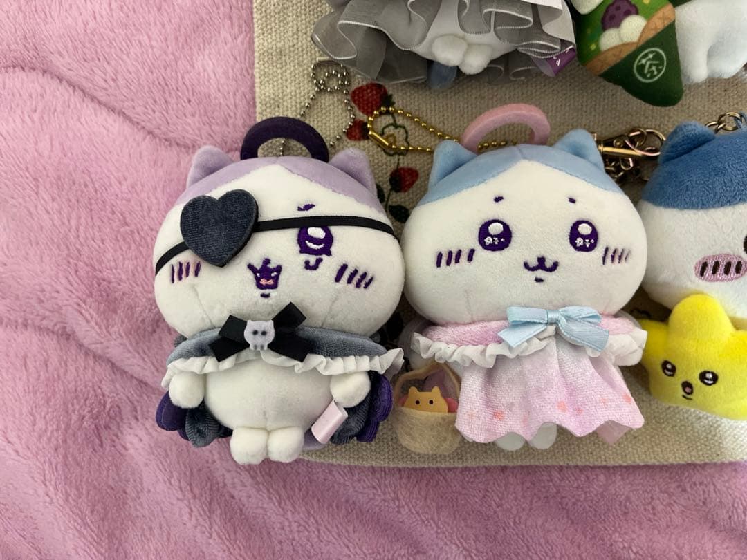 ちいかわ　ハチワレ　ぬいぐるみマスコットキーホルダー