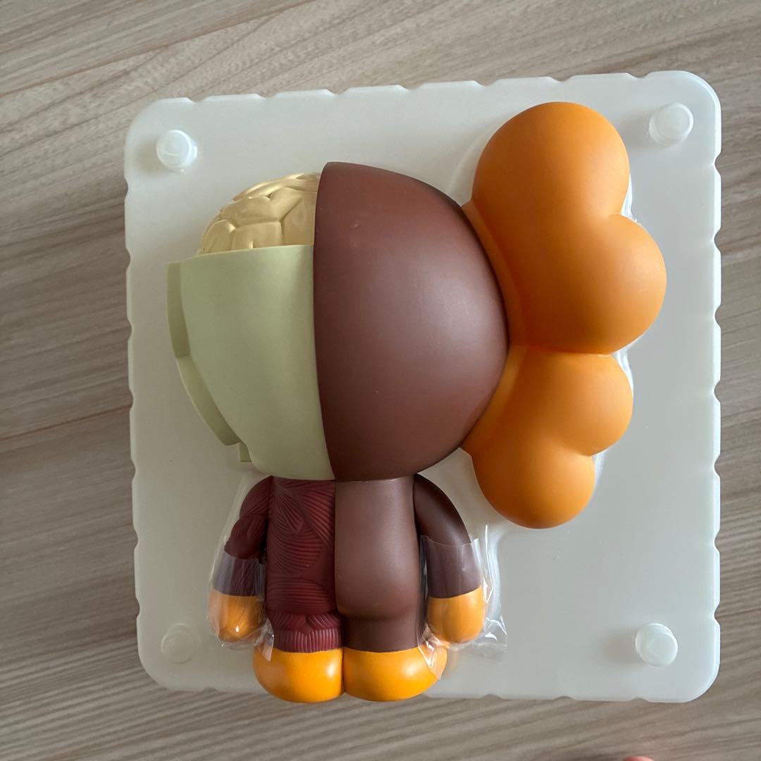KAWS MILO フィギュア　赤