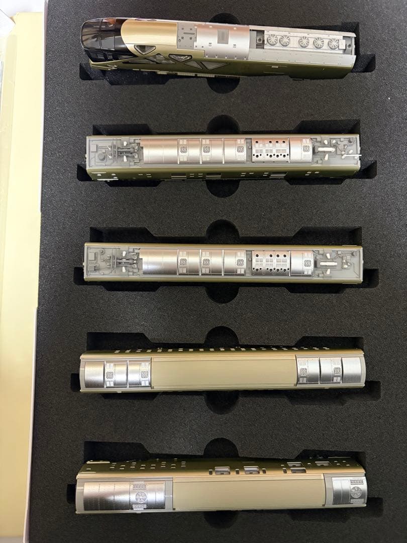 限定品！ KATO 10-1447 E001形　TRAIN SUITE 四季島