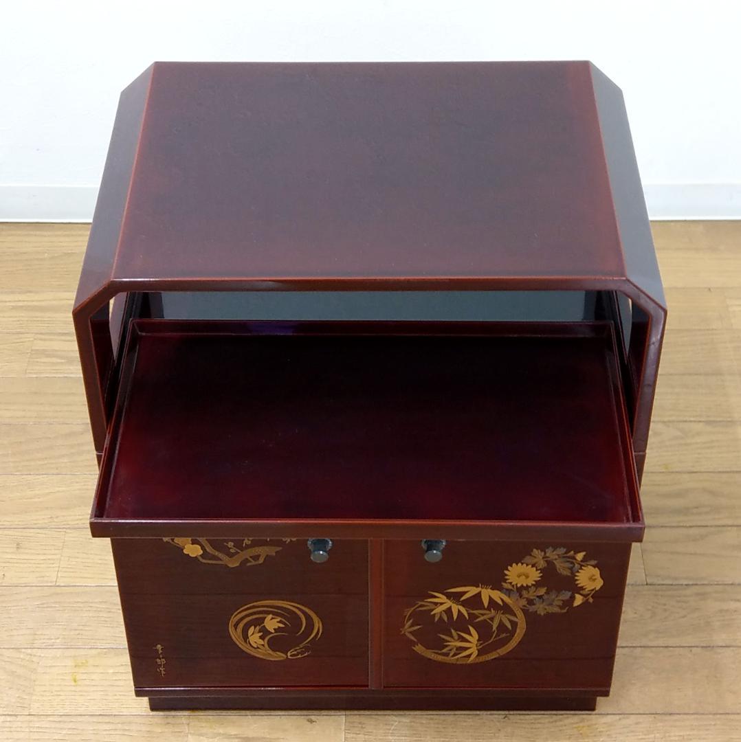 美品 輪島塗 蒔絵師 山本幸三郎作 朱漆 金彩 四季の草花蒔絵 小棚 茶道具棚物