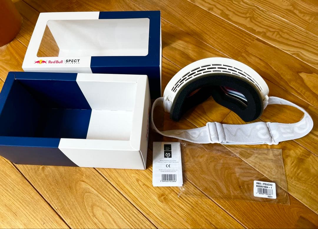 Red Bull SPECTスノーゴーグル ミラー仕上げ