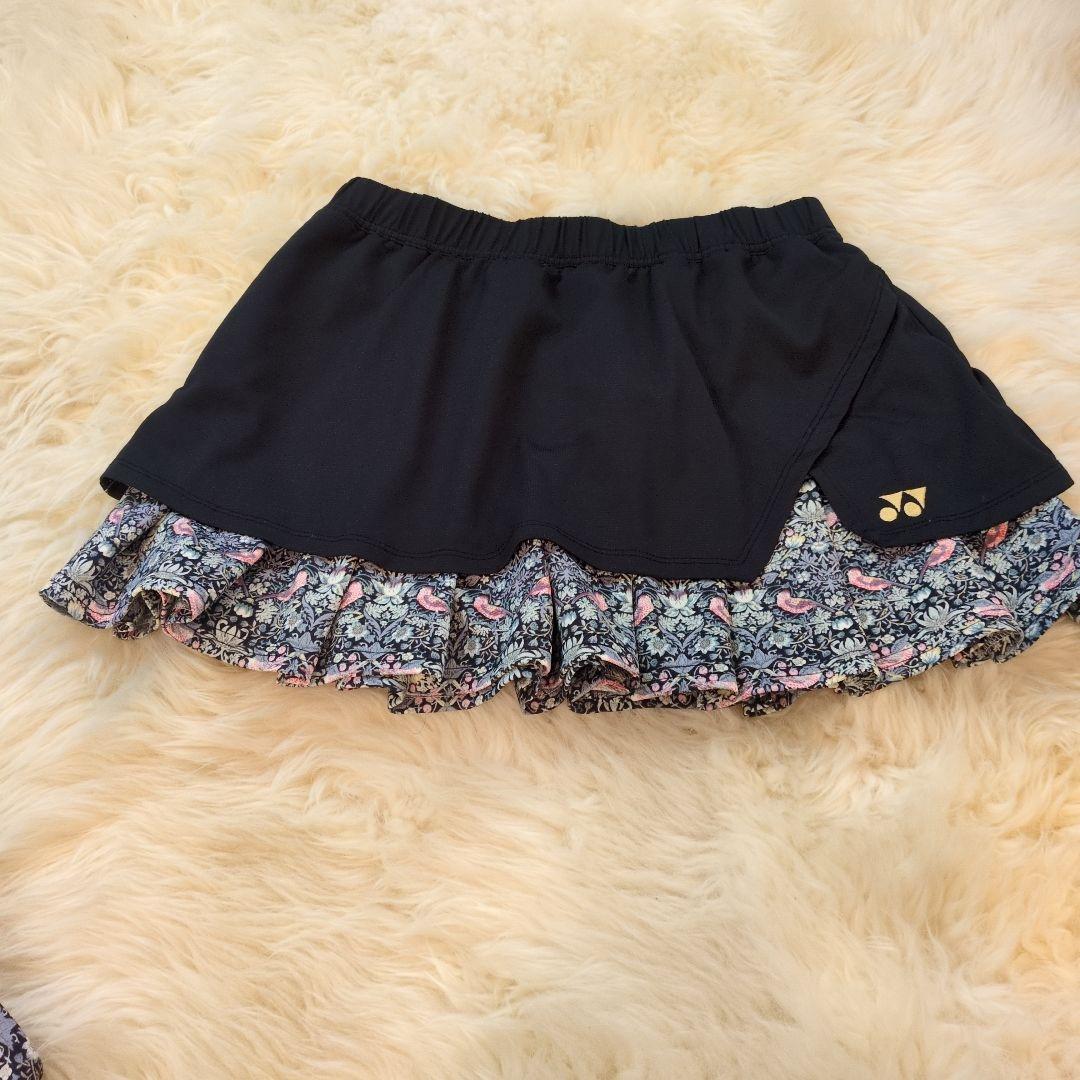 YONEXヨ ネックス　レディーステニスウェア 上下セット