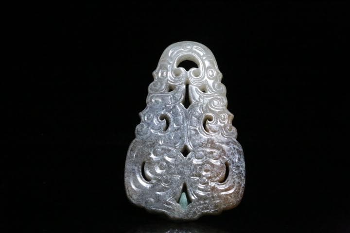 漢代 竜紋佩 古玉老和田玉装身具 中国美術ペンダント 骨董工芸品