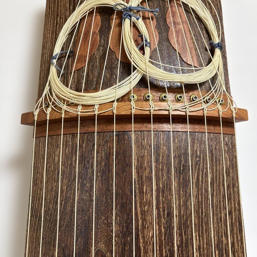 美品　生田流　筝 13弦　赤い装飾　カバー　琴柱付き　ヴィンテージ引き取りのみ