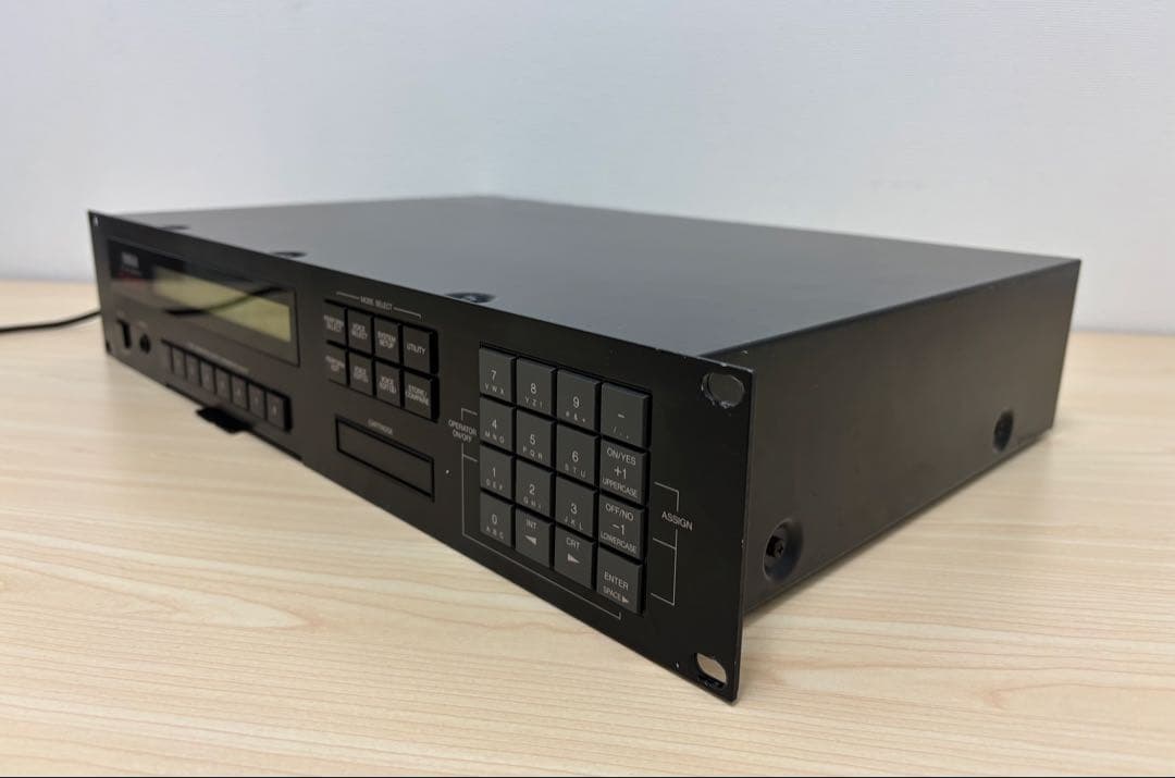 Yamaha TX802 音出し、midiなど動作確認済み、電池をソケット交換