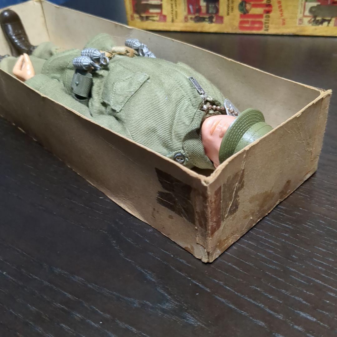 60年代　GIJOE　GIジョー　箱付き　M51フィールドコート　火炎放射器など