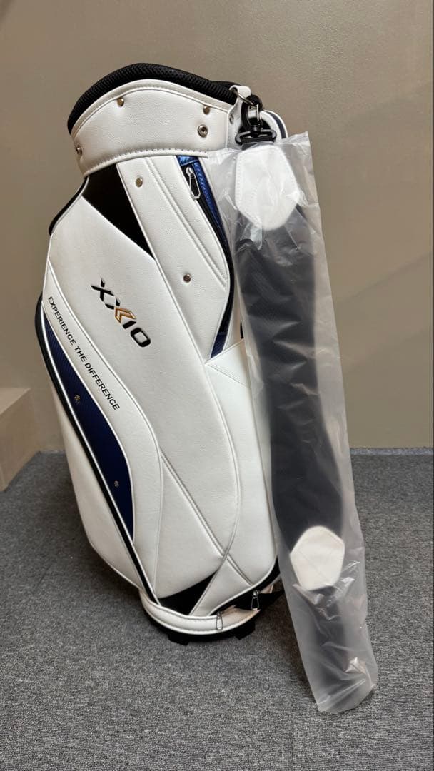 ★新品未使用★安田祐香サイン入り★ XXIOゼクシオ　キャディバッグ