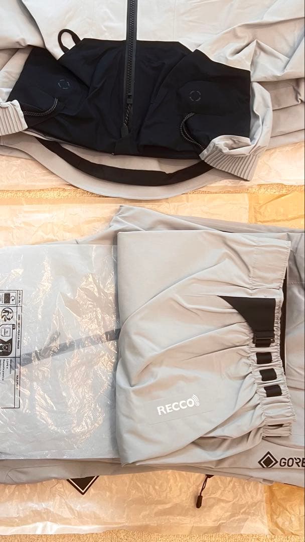 美品Burton [ak]® GORE-TEX Pro 3L 上下セットM