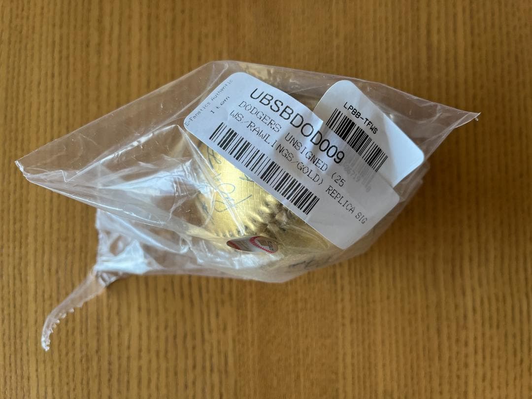 ドジャース 2025 優勝 ゴールドボール レプリカサイン 新品