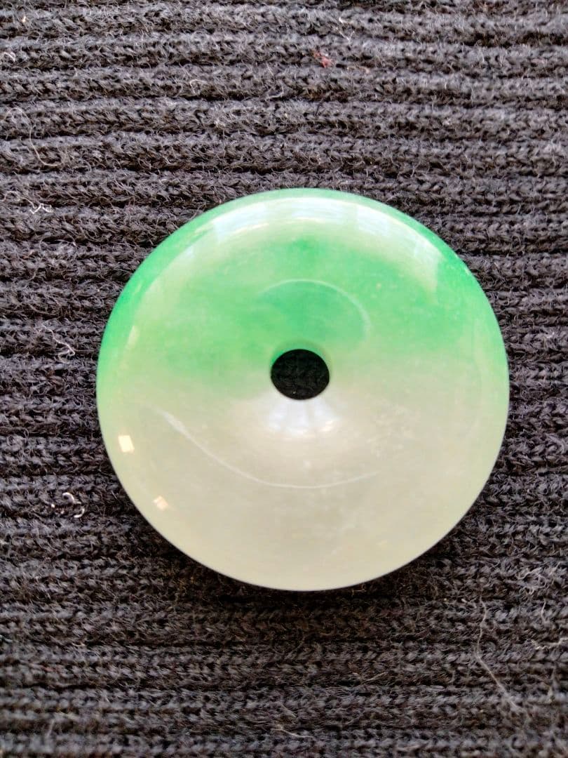 中国骨董貴重希少 【大きめ古玉翠吊墜】日本における古いものです