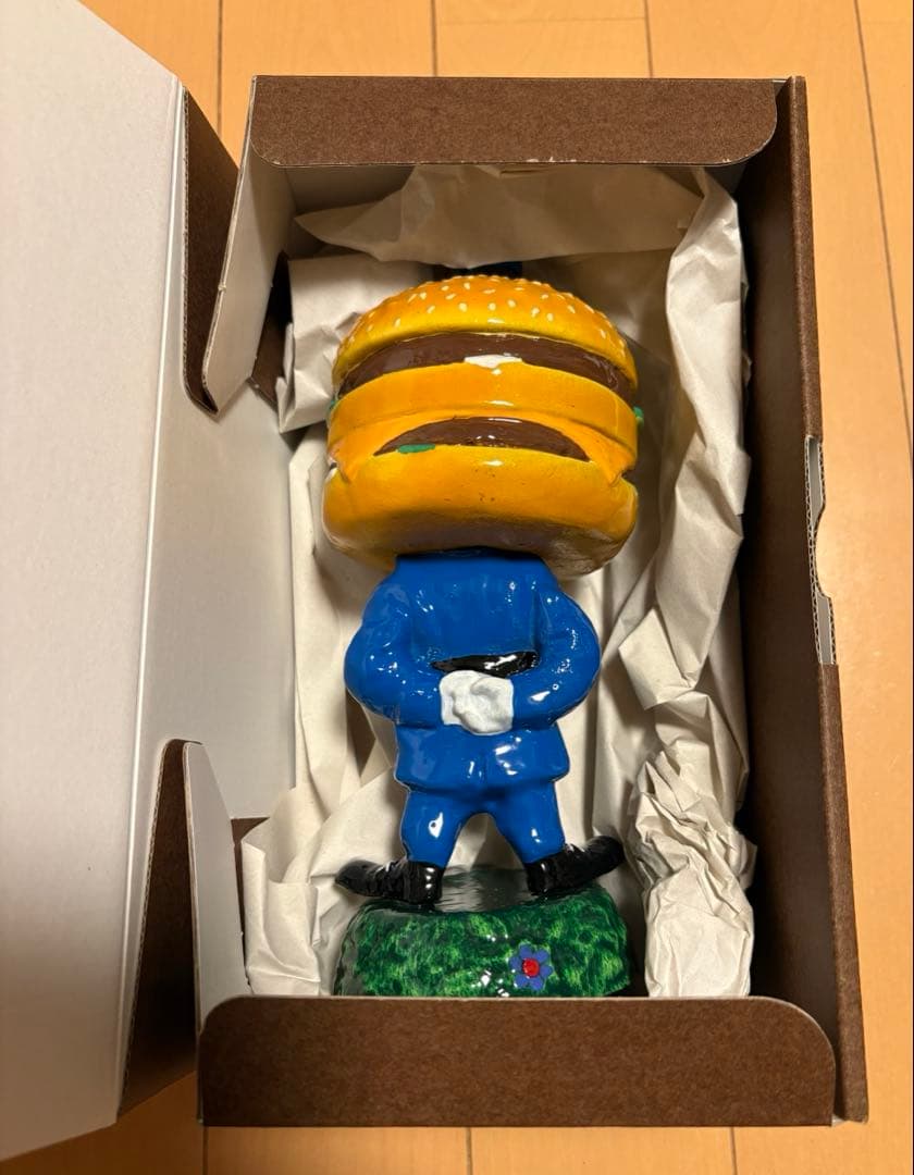 【新品】RBB Officer Big Mac Miniature Statue