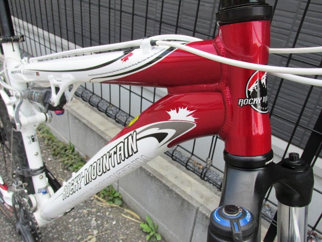 【軽量】 ロッキーマウンテンエレメント 30フルサスMTB