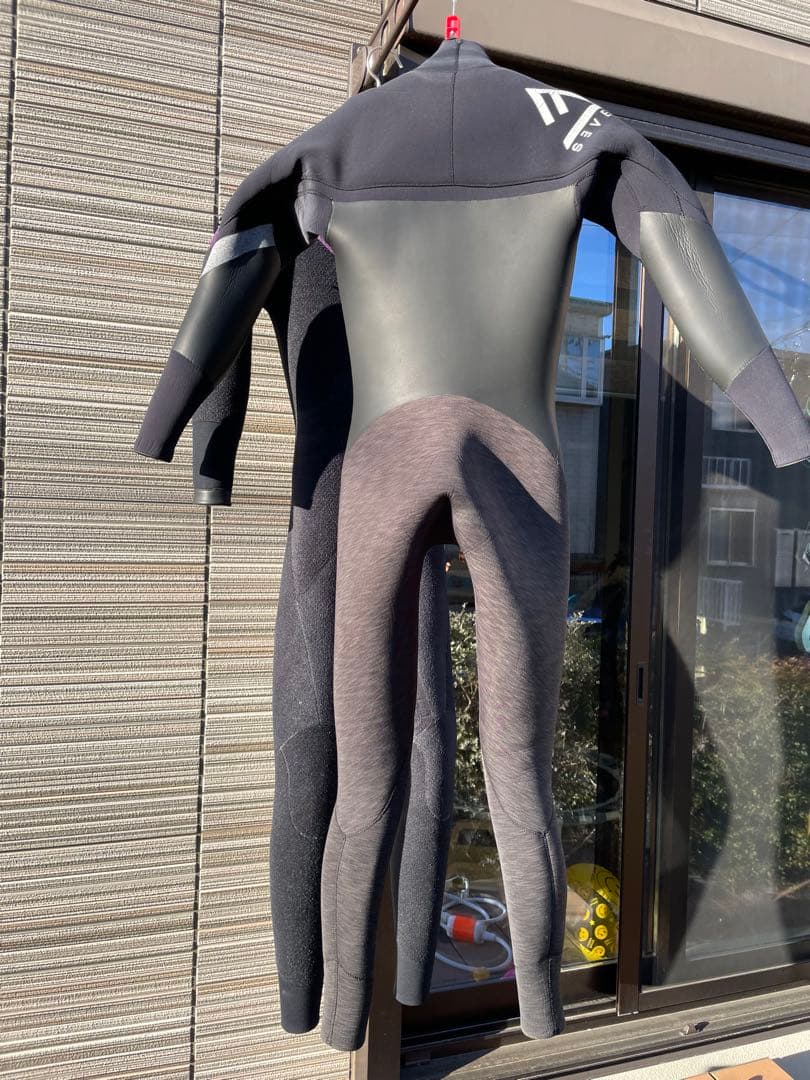 SEVEN セミドライスーツ 5x3 ブラック・カーキ