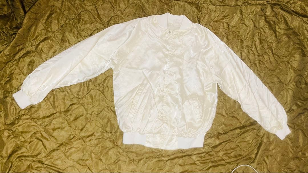 米軍放出品　USMC海兵隊　SOFFEサテンジャケット　白色　サイズL相当