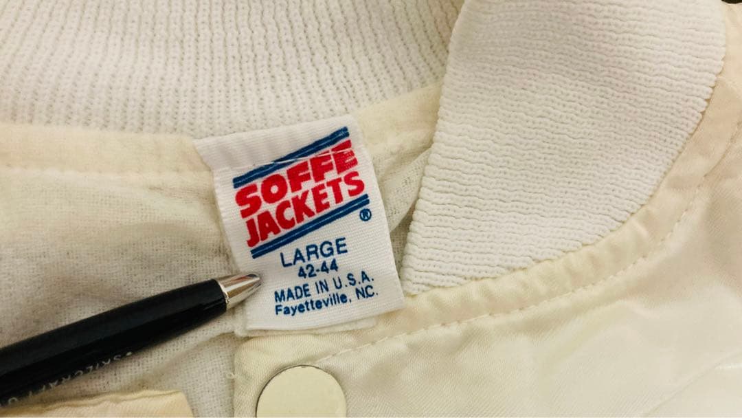 米軍放出品　USMC海兵隊　SOFFEサテンジャケット　白色　サイズL相当