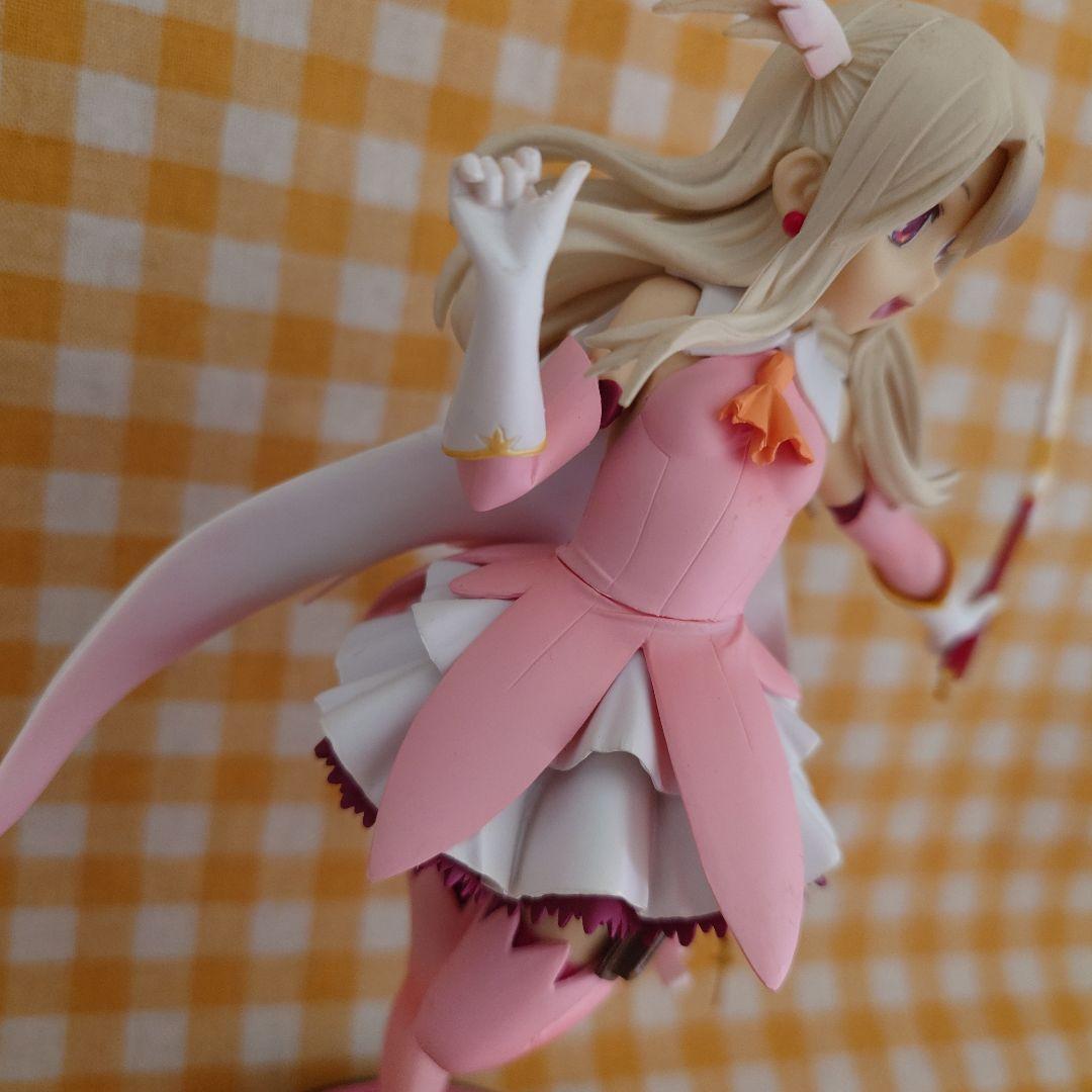 プリズマイリヤ　イリヤ戦闘服　魔法少女　フィギュア