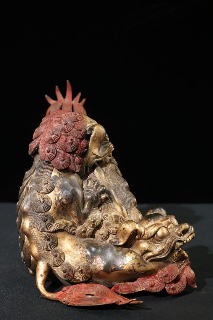 旧家蔵出　時代物　純銅製　古い獅子　開光済み細工彫刻　古美術置物　アンティーク