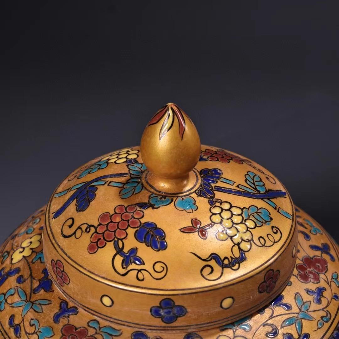 中国古美術・旧蔵・純手描き・描金と粉彩将軍缶・箱付・置物・観賞瓶・文房具·時代物