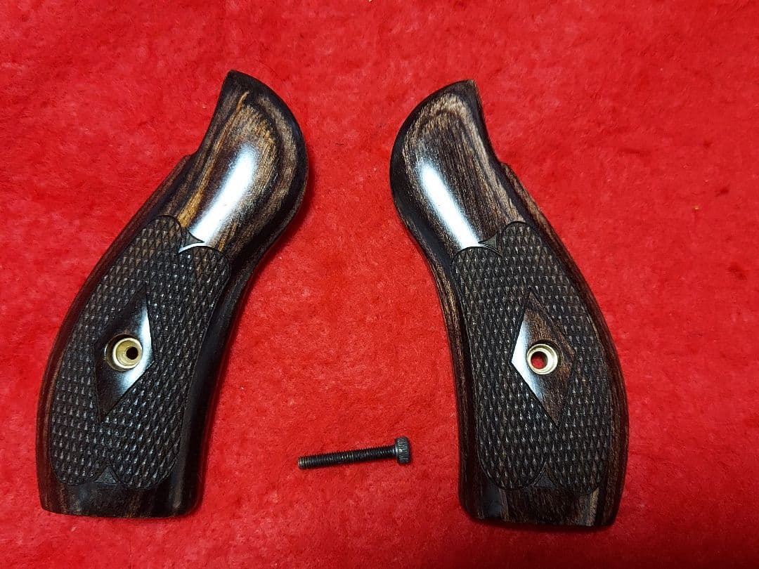 アルタモント　木製グリップ　S＆W　Kフレーム　　ラウンドバット　メダリオンレス