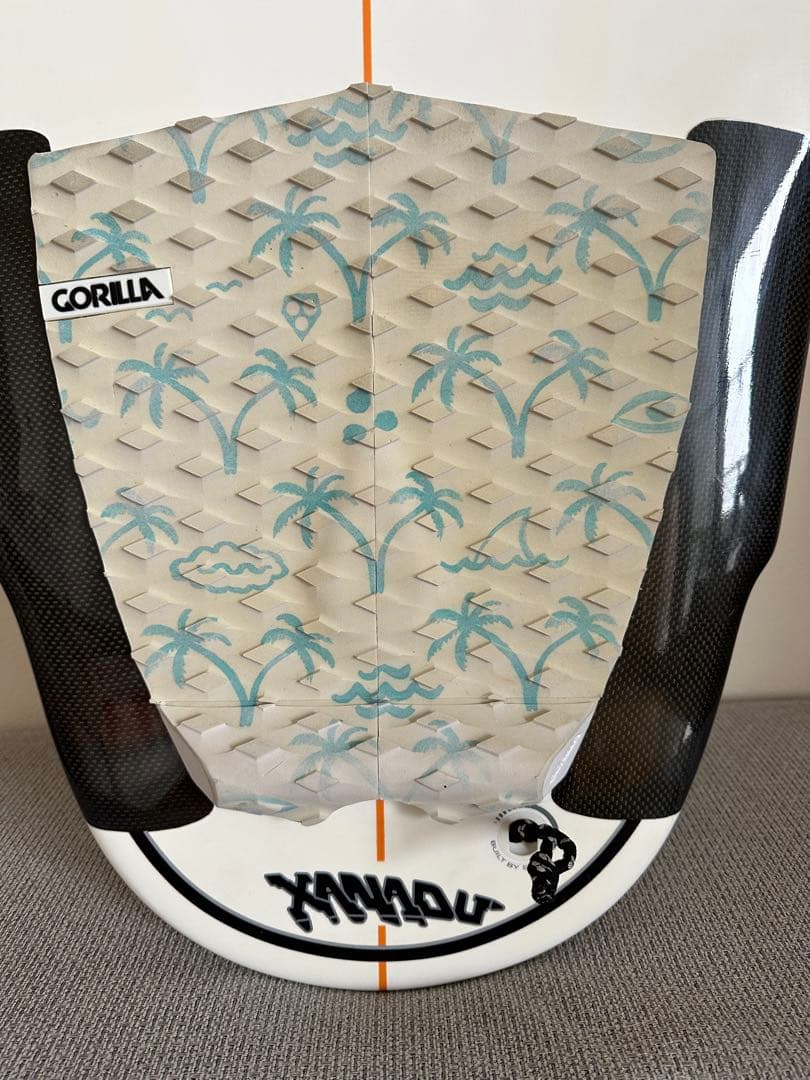 フィン付き　ザナドゥ　サーフボード5’5