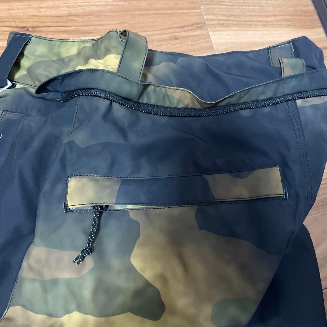 VOLCOM キッズスノーボードパンツ　キッズ　M