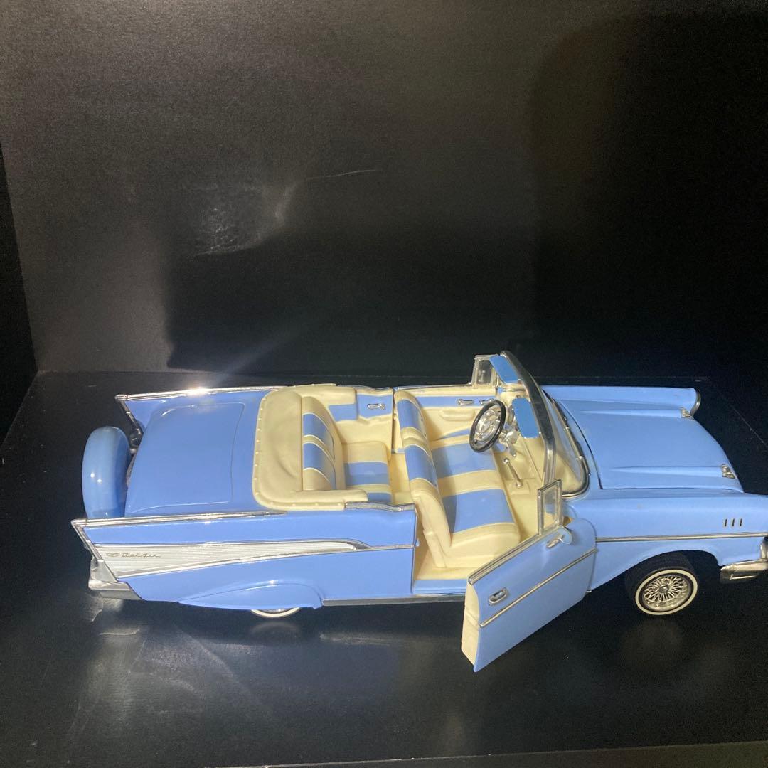 1957年シボレーベルエア　コンバーチブル　ローライダー　カスタム　1/18