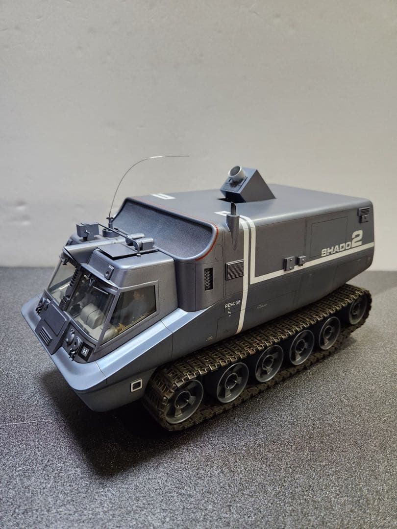 100点満点謎の円盤UFO 有名モデラー渾身の逸品 ハイテク戦車シャドーモービル