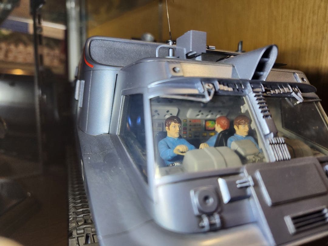 100点満点謎の円盤UFO 有名モデラー渾身の逸品 ハイテク戦車シャドーモービル