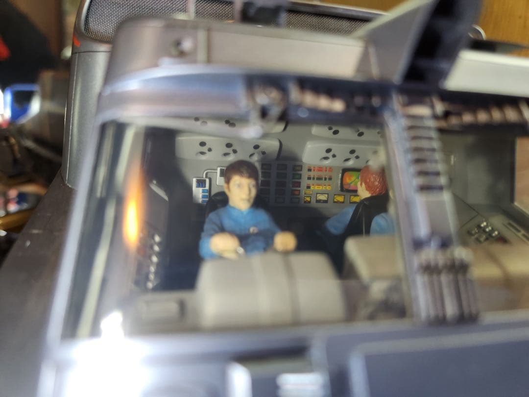 100点満点謎の円盤UFO 有名モデラー渾身の逸品 ハイテク戦車シャドーモービル