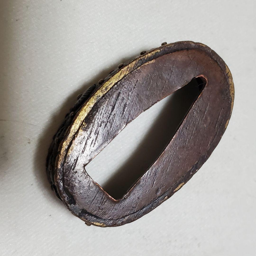 素晴らしい仕事の　縁金具　押合い菊の図　江戸時代