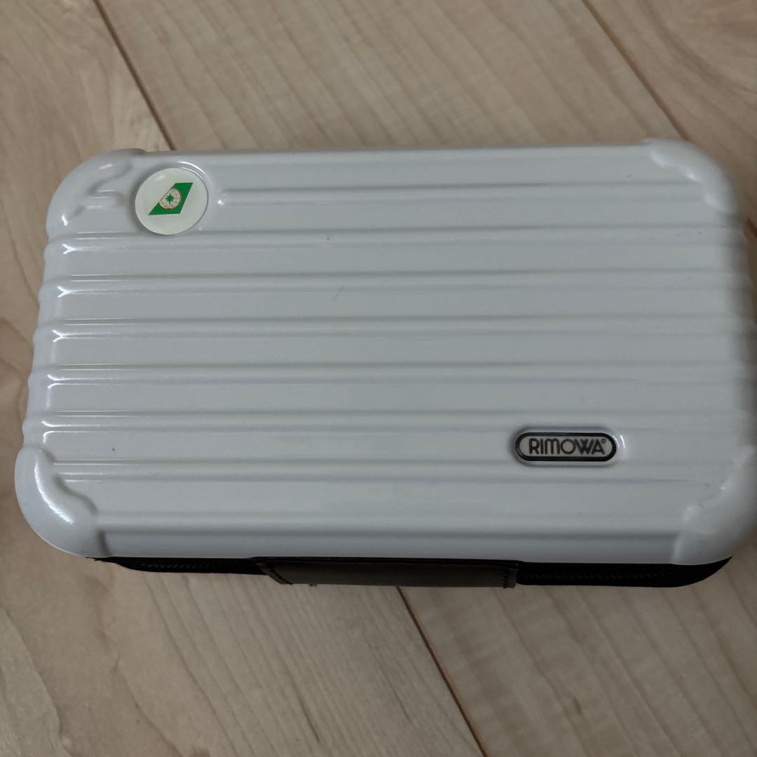【未使用　RIMOWA ホワイト ミニポーチ】
